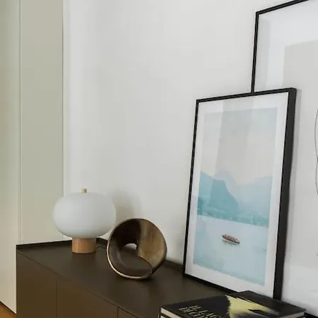 Apartment La *
